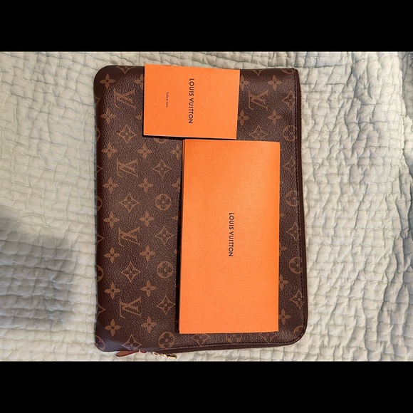 NWT Louis Vuitton Etui Voyage MM - Picture 9 of 10